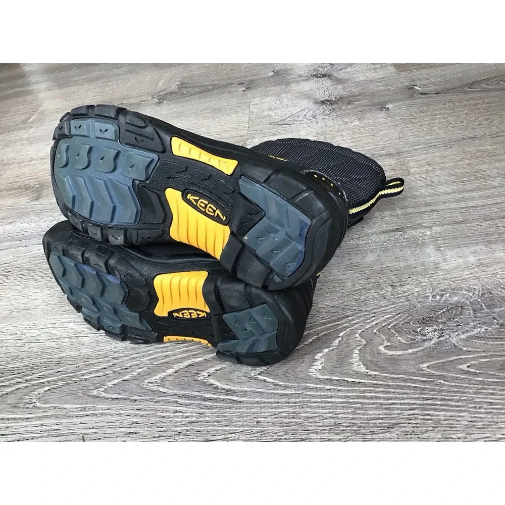 Keen Black Waterproof Boots with Primaloft Youth Boys Size 6 Kids Winter Boots